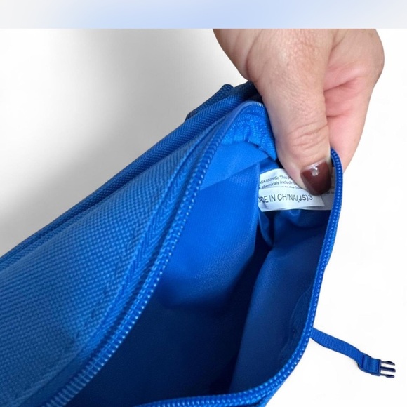 Vintage |Blockbuster| Blue & Yellow Fanny Pack Like New! - Picture 5 of 5